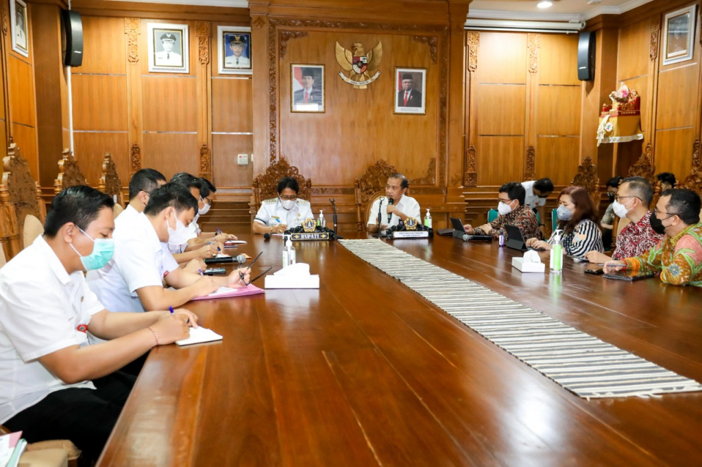 Bupati Giri Prasta Tetap Berkomitmen Lanjutkan Proyek JLS